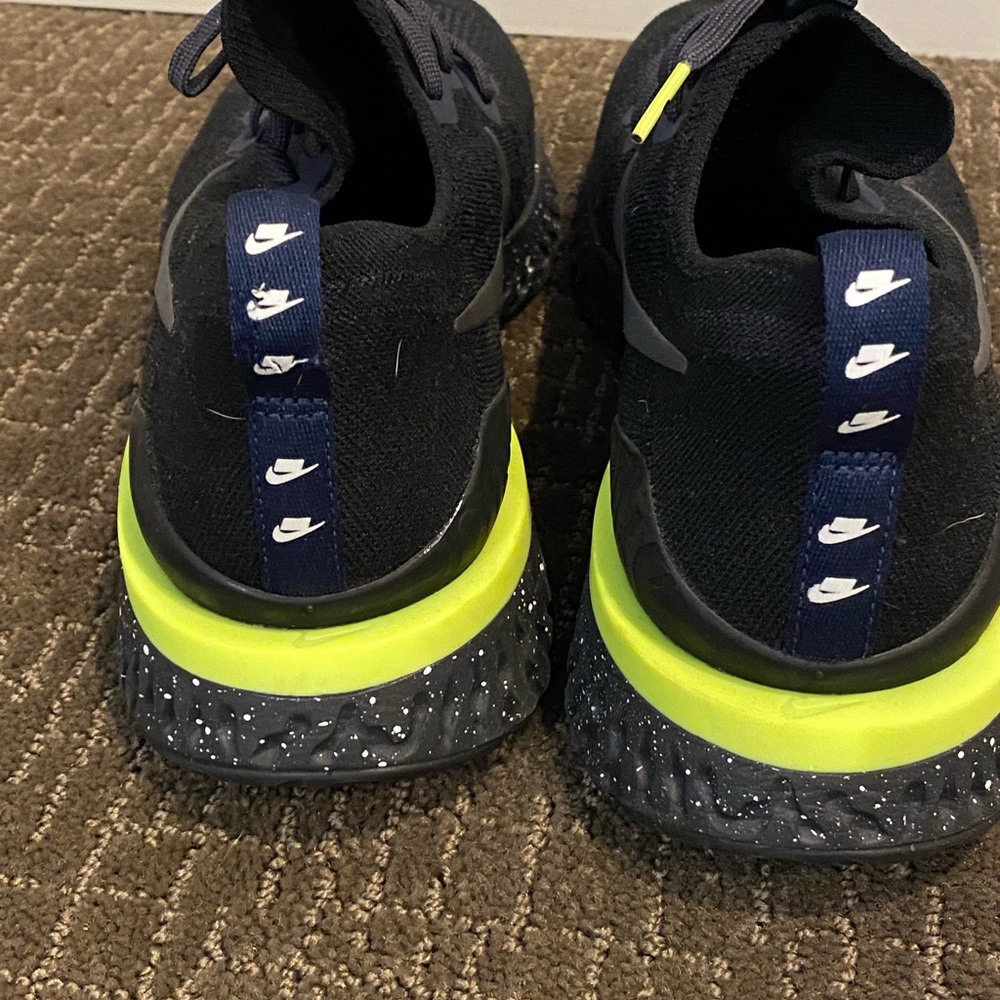 Nike Max Men’s Shoes - Picture 2 of 7